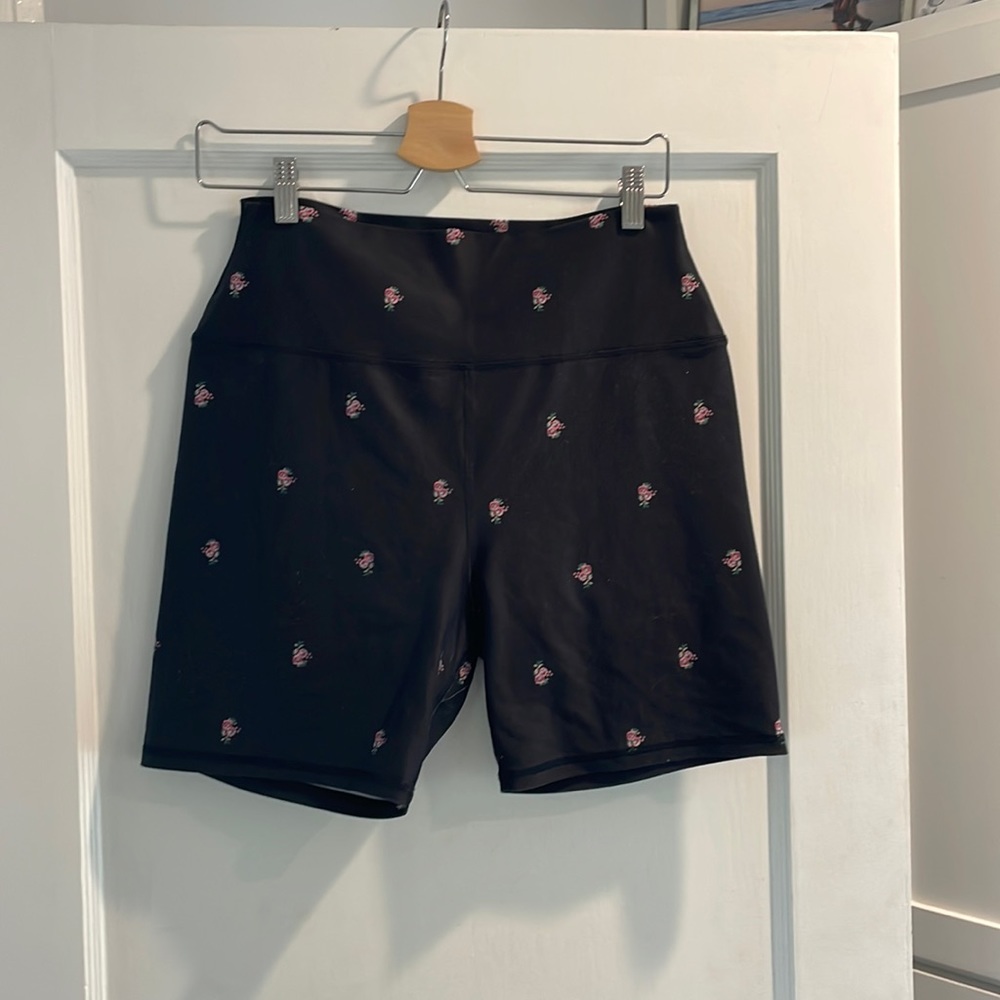 Spiritual Gangster ditsy print bike shorts